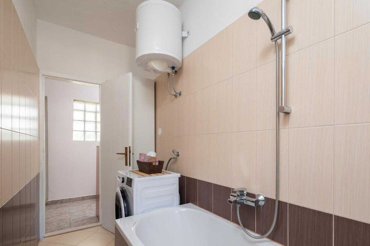 Apartment Beba Dugi Rat Ngoại thất bức ảnh